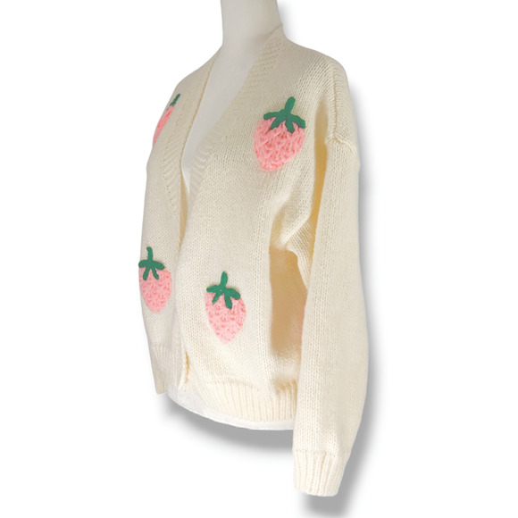 EUC Dreamers by Debut Chunky Oversized Strawberry Cardigan Sweater Sz. S White - Picture 1 of 9